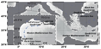 Studované lokality ve Středozemním, Marmarském a Černém moři. Kredit: Zhu et al. (2021).
